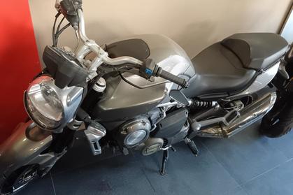 Compra y venta de coches rotos.