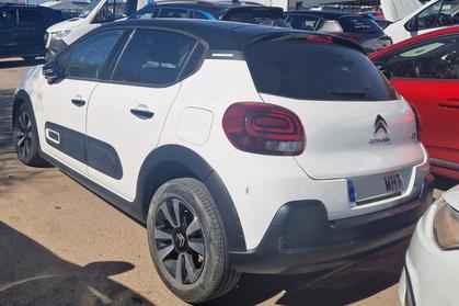 Compra y venta de coches rotos.