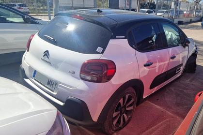 Compra y venta de coches rotos.