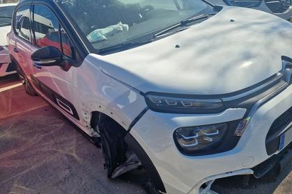 Compra y venta de coches rotos.