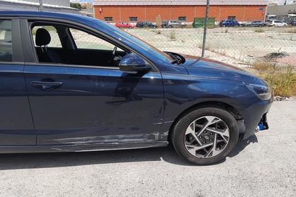 Compra y venta de coches rotos.
