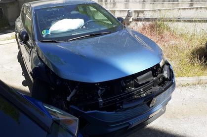 Compra y venta de coches rotos.