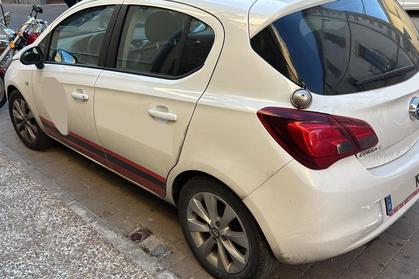 Compra y venta de coches rotos.
