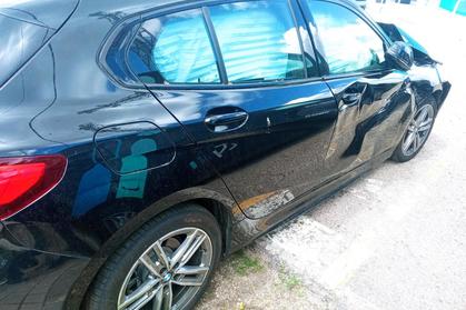 Compra y venta de coches rotos.