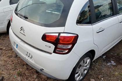 Compra y venta de coches rotos.