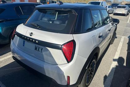 Compra y venta de coches rotos.