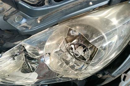 Compra y venta de coches rotos.