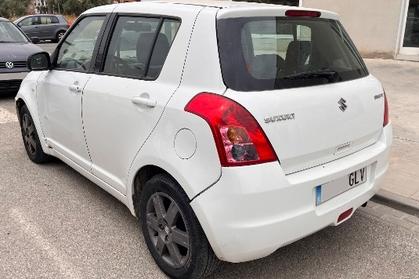 Compra y venta de coches rotos.