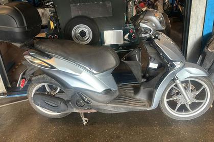 Compra y venta de coches rotos.