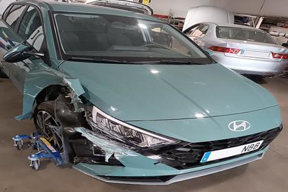 Compra y venta de coches rotos.