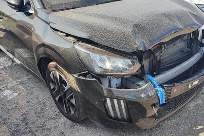 Compra y venta de coches rotos.
