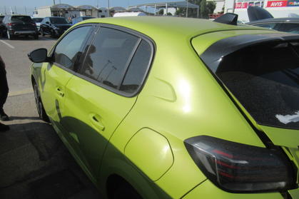 Compra y venta de coches rotos.