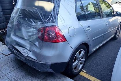 Compra y venta de coches rotos.