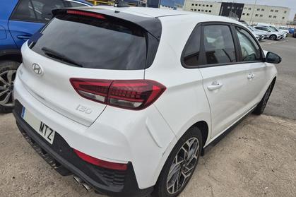 Compra y venta de coches rotos.