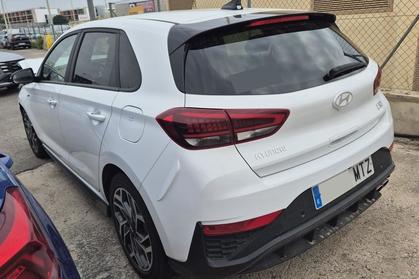 Compra y venta de coches rotos.