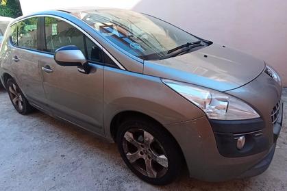 Compra y venta de coches rotos.