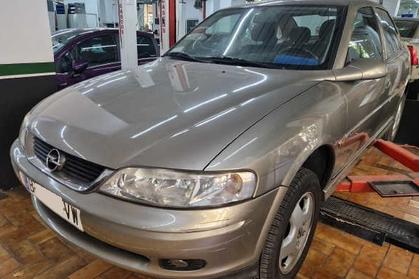 Compra y venta de coches rotos.