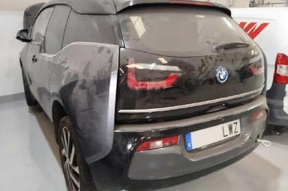 Compra y venta de coches rotos.