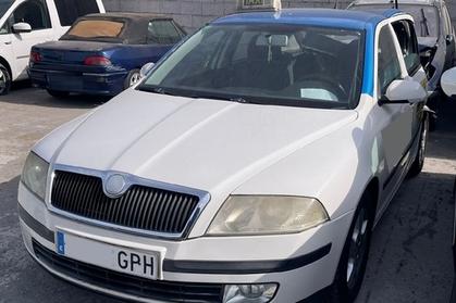 Compra y venta de coches rotos.
