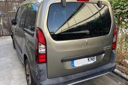 Compra y venta de coches rotos.
