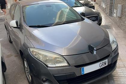 Compra y venta de coches rotos.