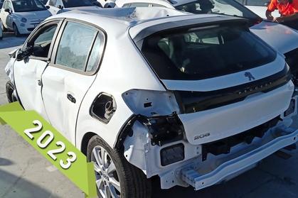 Compra y venta de coches rotos.