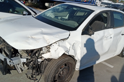 Compra y venta de coches rotos.