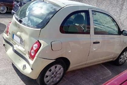 Compra y venta de coches rotos.