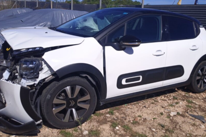 Compra y venta de coches rotos.