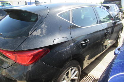 Compra y venta de coches rotos.