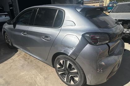 Compra y venta de coches rotos.