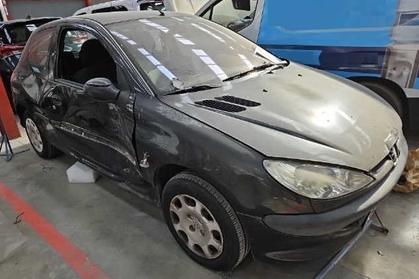 Vender coche roto.
