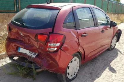 Compra y venta de coches rotos.