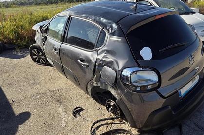 Compra y venta de coches rotos.