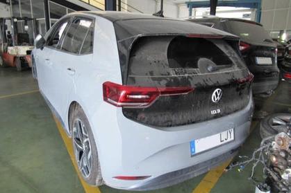 Compra y venta de coches rotos.