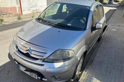 Compra y venta de coches rotos.