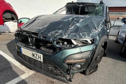 Compra y venta de coches rotos.